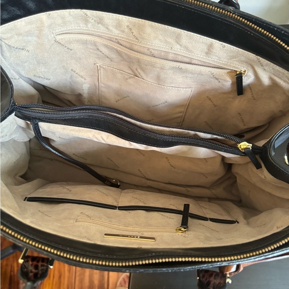 Black and brown Brahmin designer purse - Picture 4 of 6